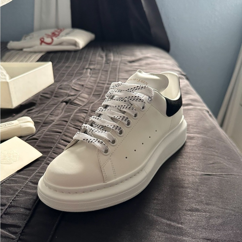 Alexander Mcqueens 9.5